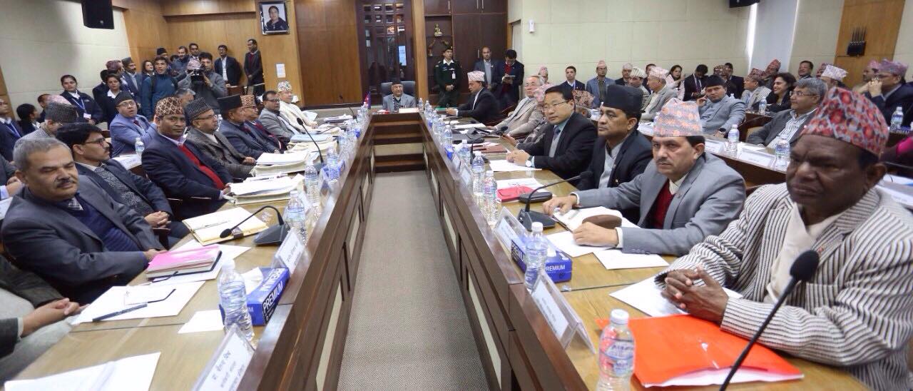 सिंहदरवारमा प्रधानमन्त्री सहित मुख्यमन्त्रीको बैठक