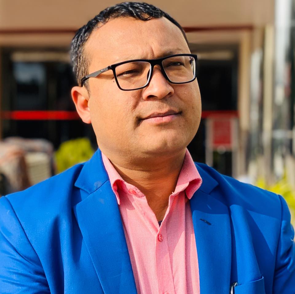 ‘सुरक्षाकर्मीको तलब हाेइन, सांसदहरुको तलब कट्टा गराैं‘ : महासचिव शाही